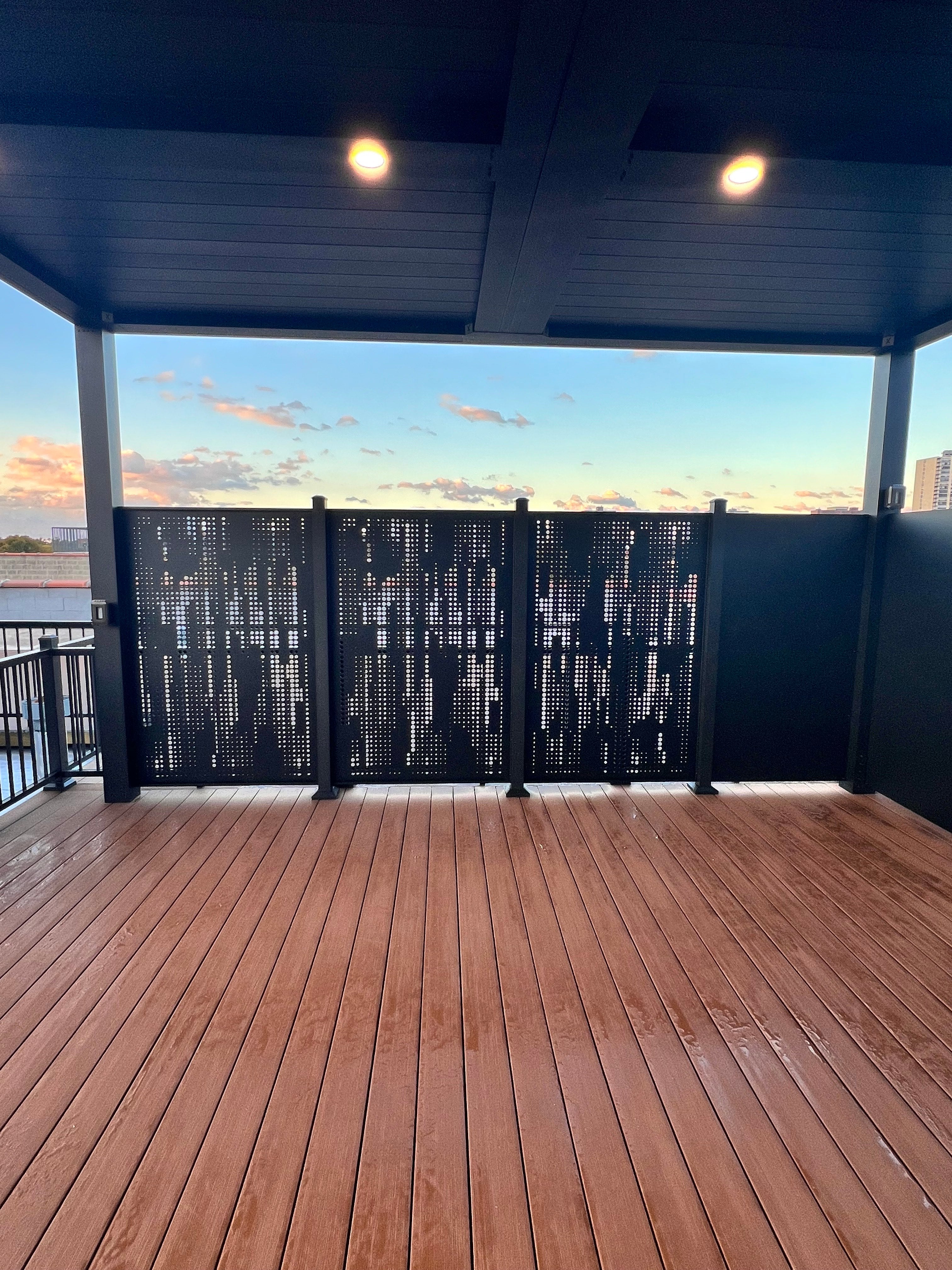 Custom Width Privacy Screen (Rain) 68"H